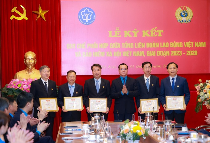 Tổng LĐLĐ Việt Nam ký kết Quy chế phối hợp với BHXH Việt Nam giai đoạn 2023 - 2028 Tổng LĐLĐ Việt Nam ký kết Quy chế phối hợp với BHXH Việt Nam giai đoạn 2023 - 2028
