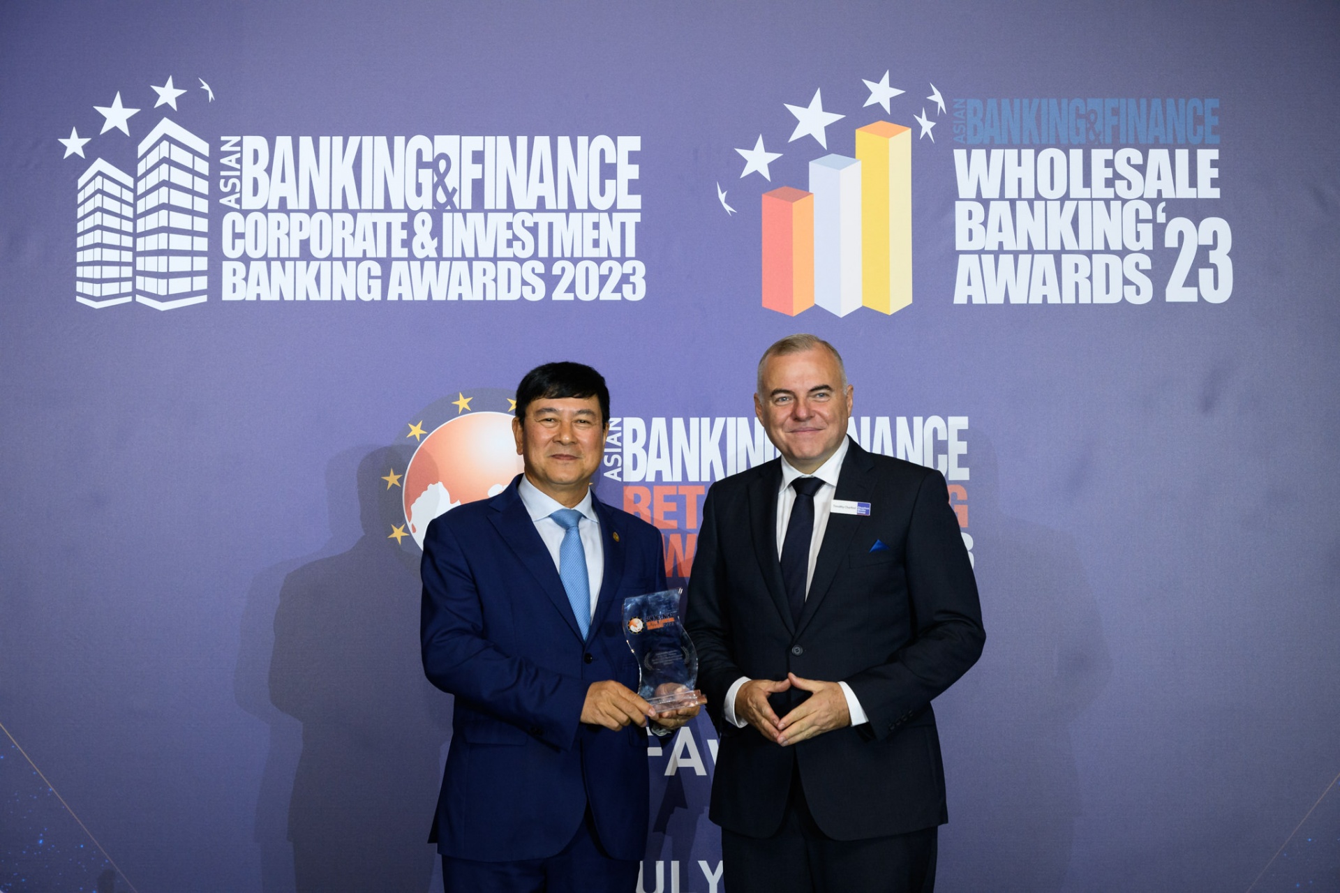 HDBank - ngân hàng duy nhất tại Việt Nam vừa được vinh danh về phát triển bền vững HDBank - ngân hàng duy nhất tại Việt Nam vừa được vinh danh về phát triển bền vững