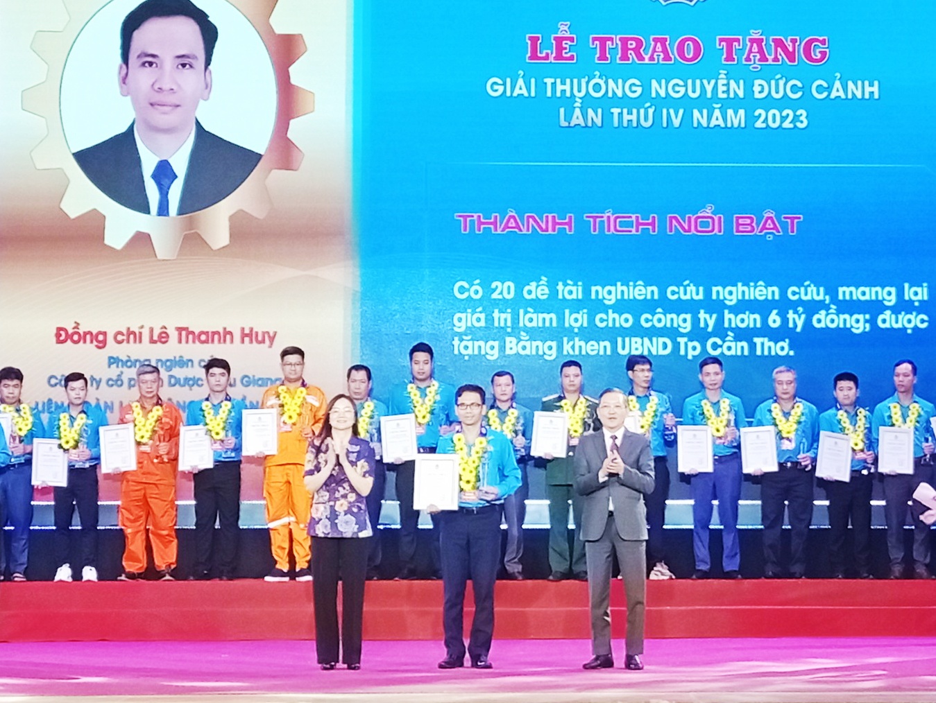 Biến đam mê thành nghiên cứu để chăm sóc sức khỏe cho cộng đồng Biến đam mê thành nghiên cứu để chăm sóc sức khỏe cho cộng đồng
