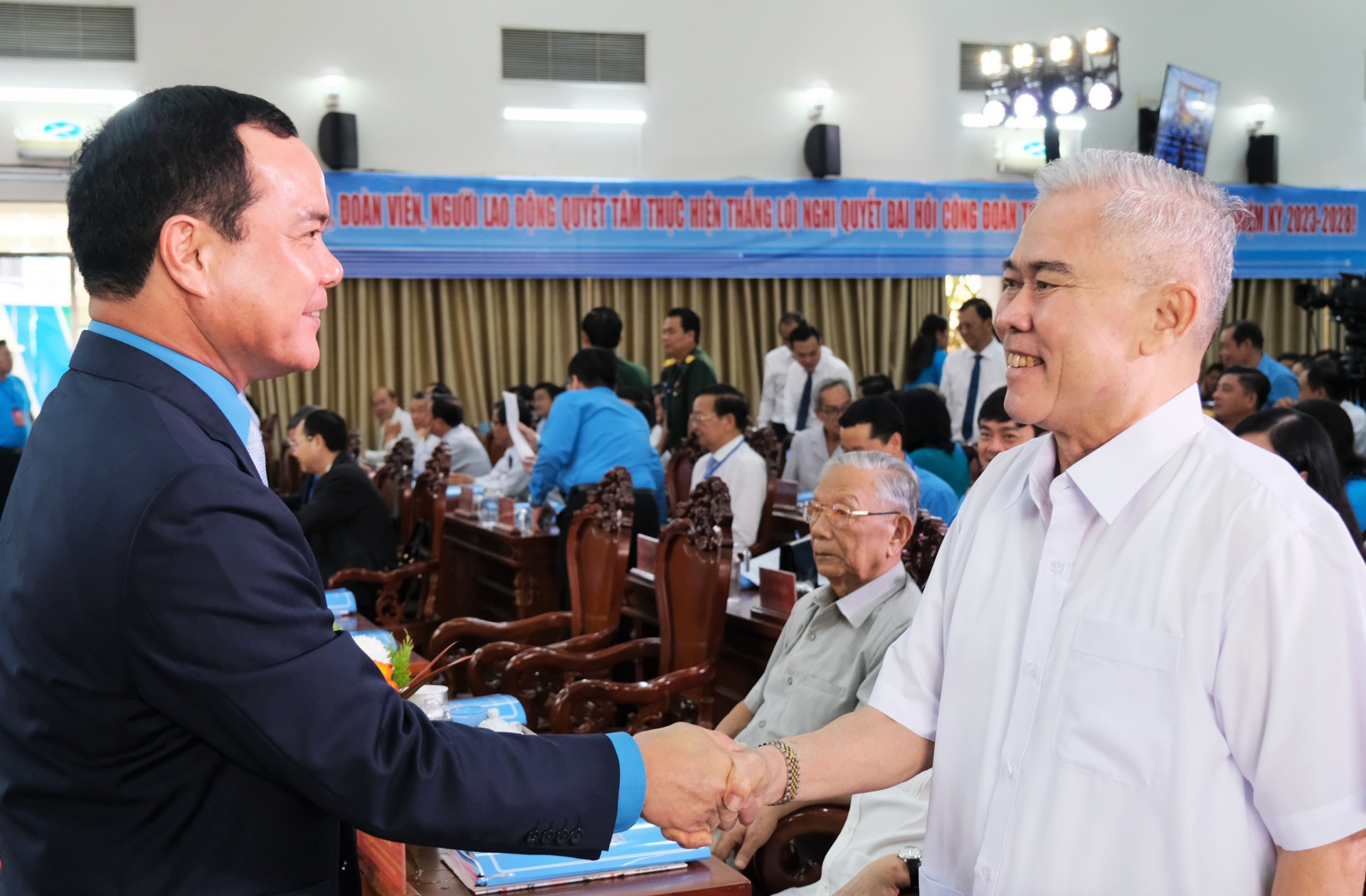 Công đoàn, người lao động đóng góp to lớn vào sự phát triển của Cần Thơ Công đoàn, người lao động đóng góp to lớn vào sự phát triển của Cần Thơ