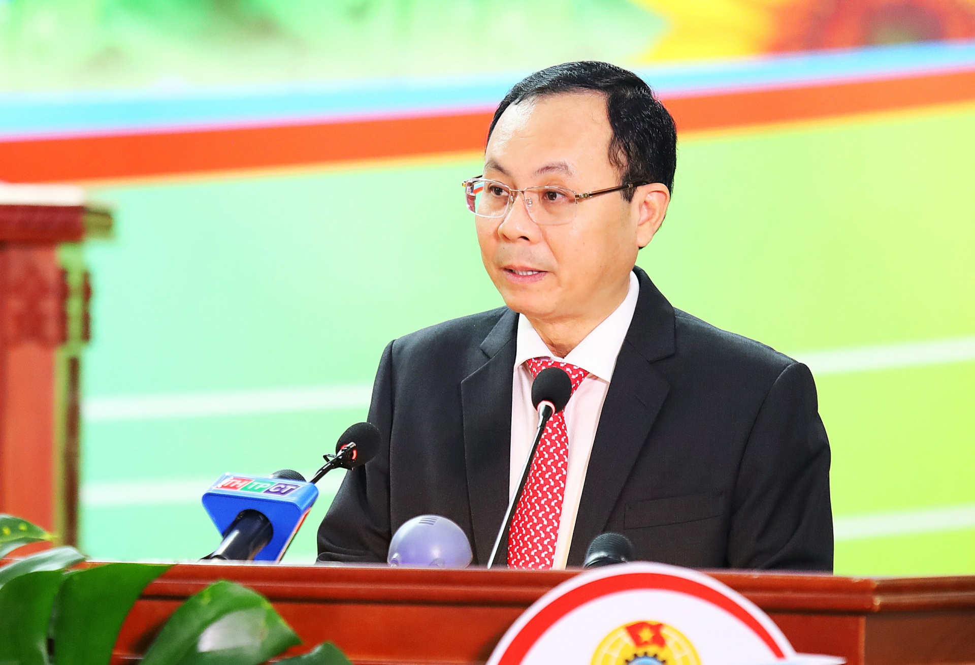 Công đoàn, người lao động đóng góp to lớn vào sự phát triển của Cần Thơ Công đoàn, người lao động đóng góp to lớn vào sự phát triển của Cần Thơ