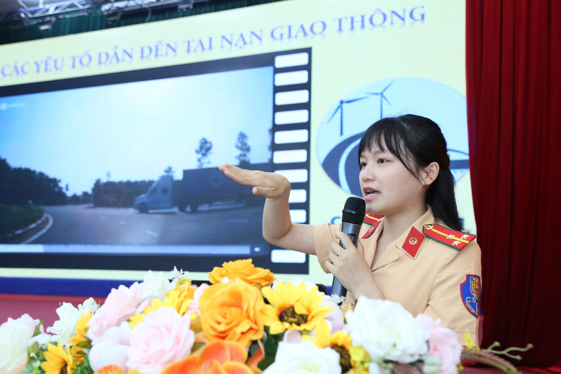 Tân Cảng Sài Gòn: Tuyên truyền pháp luật về trật tự an toàn giao thông Tân Cảng Sài Gòn: Tuyên truyền pháp luật về trật tự an toàn giao thông