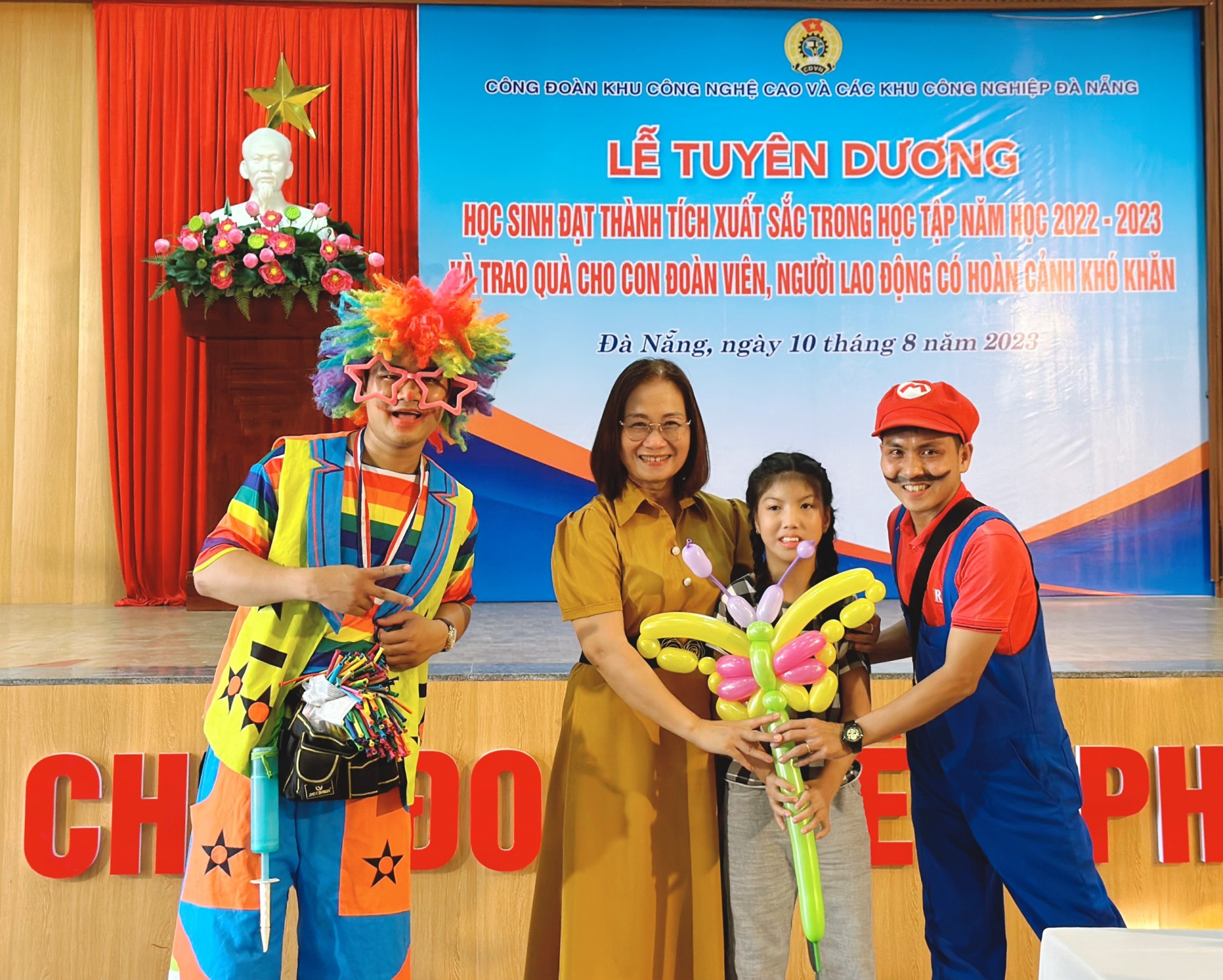 443 suất quà trao tặng con đoàn viên, NLĐ có hoàn cảnh khó khăn, học giỏi 443 suất quà trao tặng con đoàn viên, NLĐ có hoàn cảnh khó khăn, học giỏi