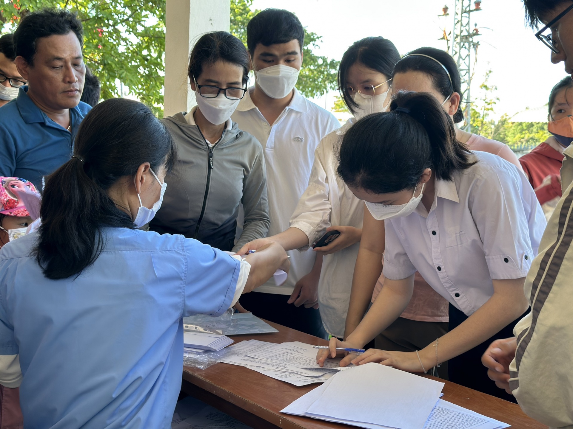 443 suất quà trao tặng con đoàn viên, NLĐ có hoàn cảnh khó khăn, học giỏi 443 suất quà trao tặng con đoàn viên, NLĐ có hoàn cảnh khó khăn, học giỏi