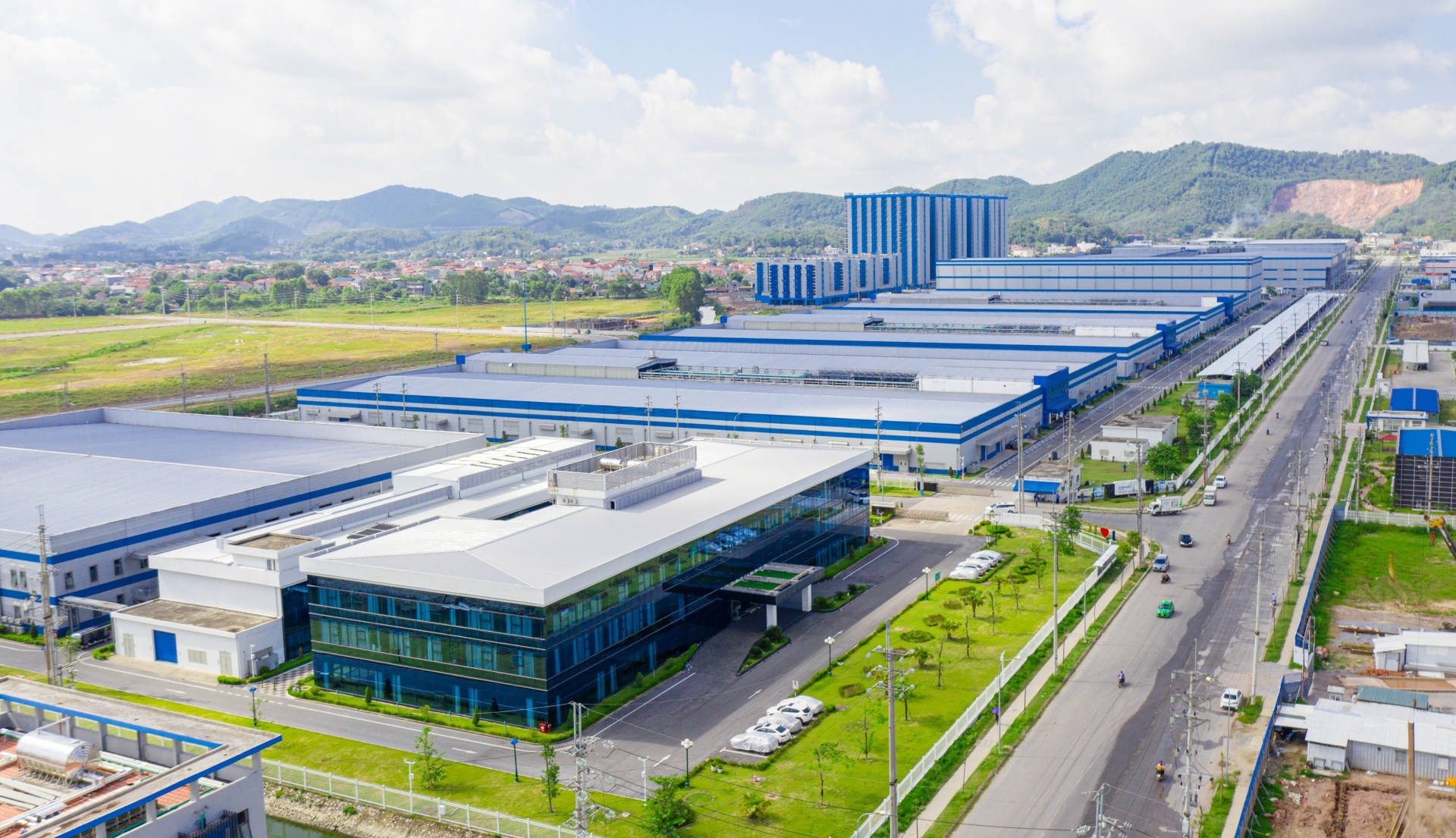 Bắc Giang: Công ty TNHH Luxshare – ICT cần tuyển dụng gấp 10.000 lao động phổ thông Bắc Giang: Công ty TNHH Luxshare – ICT cần tuyển dụng gấp 10.000 lao động phổ thông