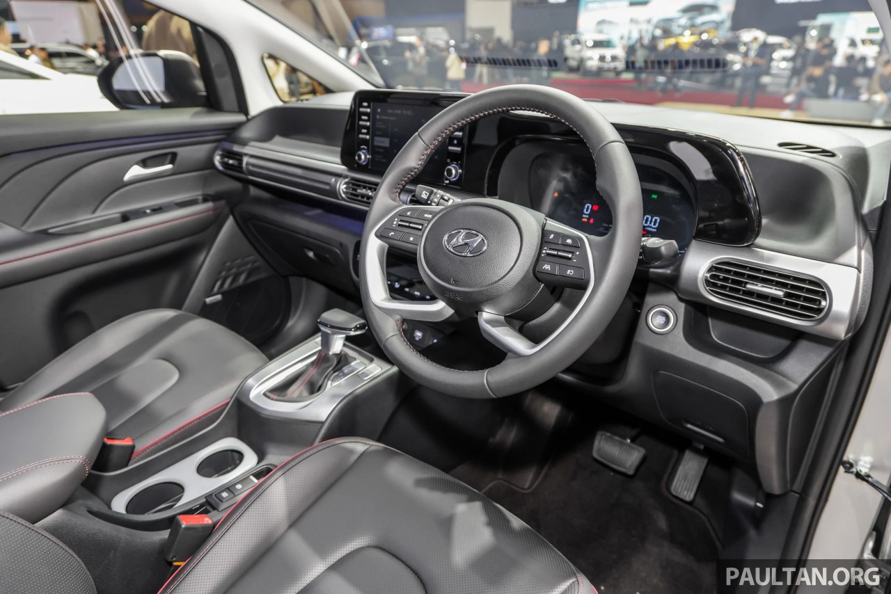 Hyundai Stargazer X ra mắt, đối thủ Mitsubishi Xpander Cross Nội thất Hyundai Stargazer X không thay đổi nhiều so với bản thường.