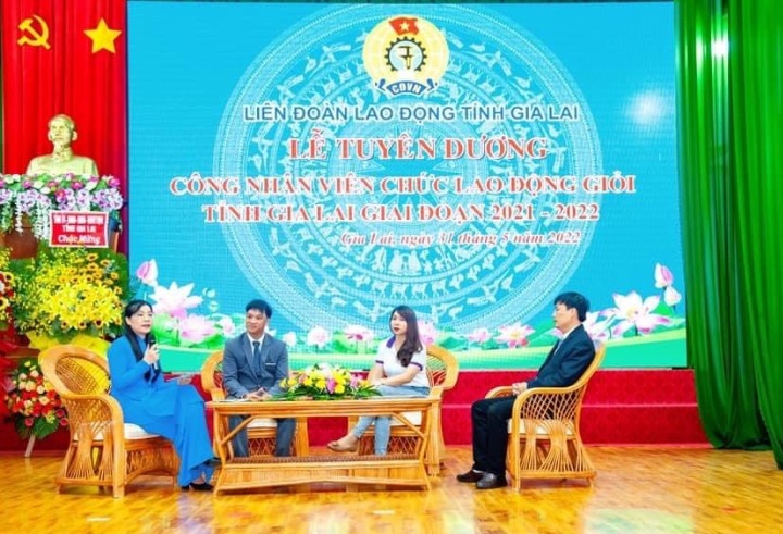 Người đảng viên gương mẫu, vì công nhân lao động và doanh nghiệp Người đảng viên gương mẫu, vì công nhân lao động và doanh nghiệp