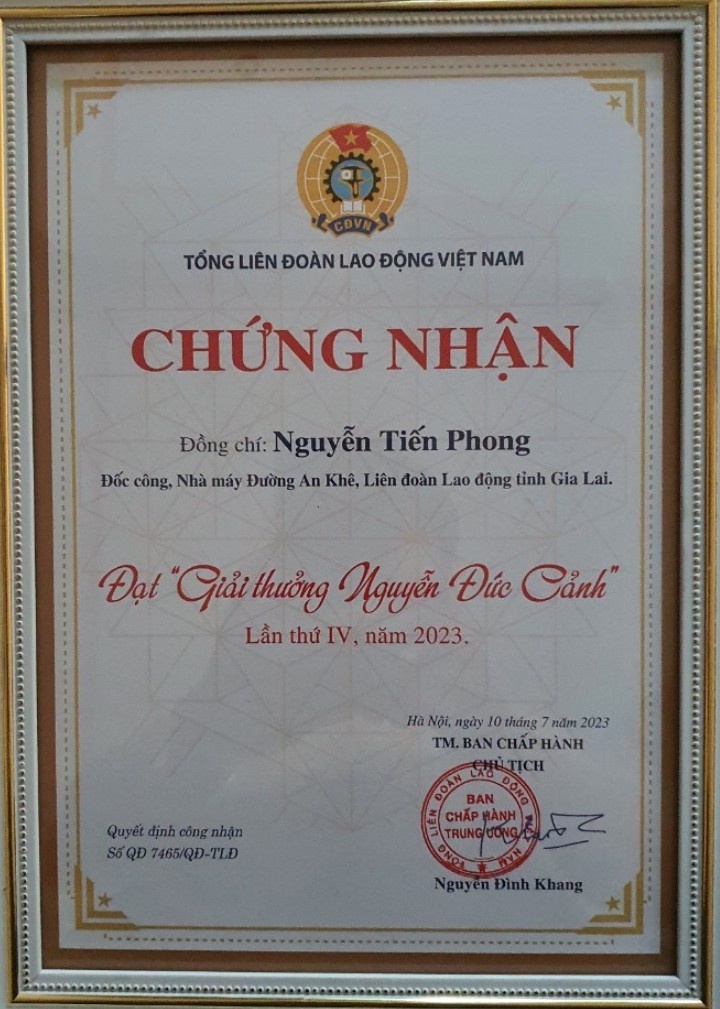 Người đảng viên gương mẫu, vì công nhân lao động và doanh nghiệp Người đảng viên gương mẫu, vì công nhân lao động và doanh nghiệp