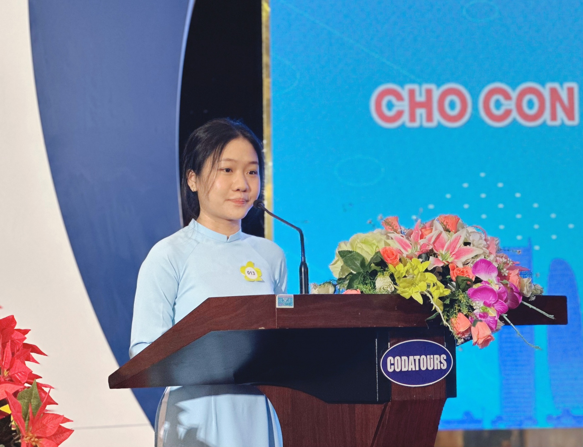 Đà Nẵng tuyên dương, khen thưởng con công nhân, viên chức, lao động xuất sắc trong học tập Đà Nẵng tuyên dương, khen thưởng con công nhân, viên chức, lao động xuất sắc trong học tập