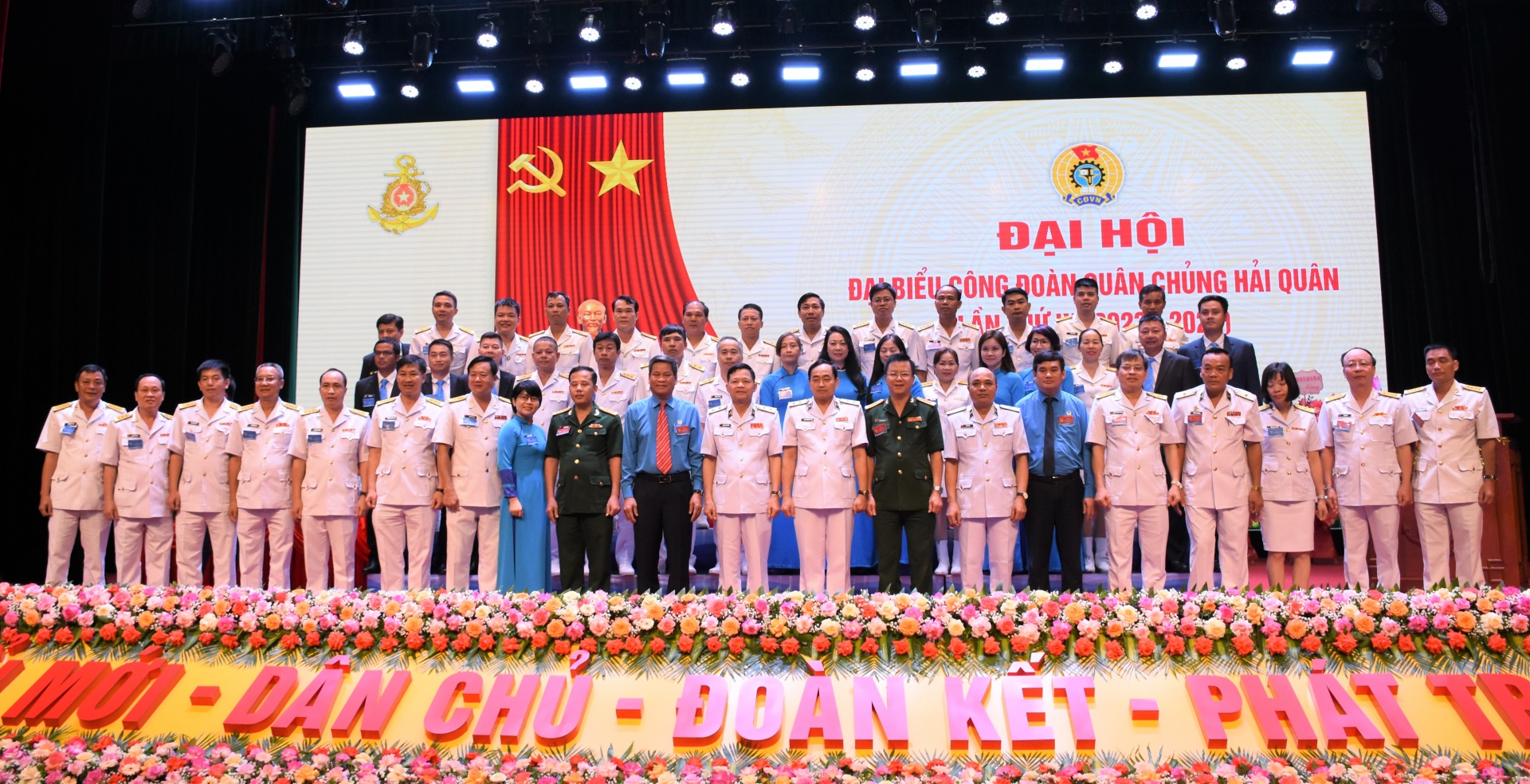 Quyết tâm đổi mới, phát triển toàn diện, không để bị bất ngờ từ hướng biển Quyết tâm đổi mới, phát triển toàn diện, không để bị bất ngờ từ hướng biển