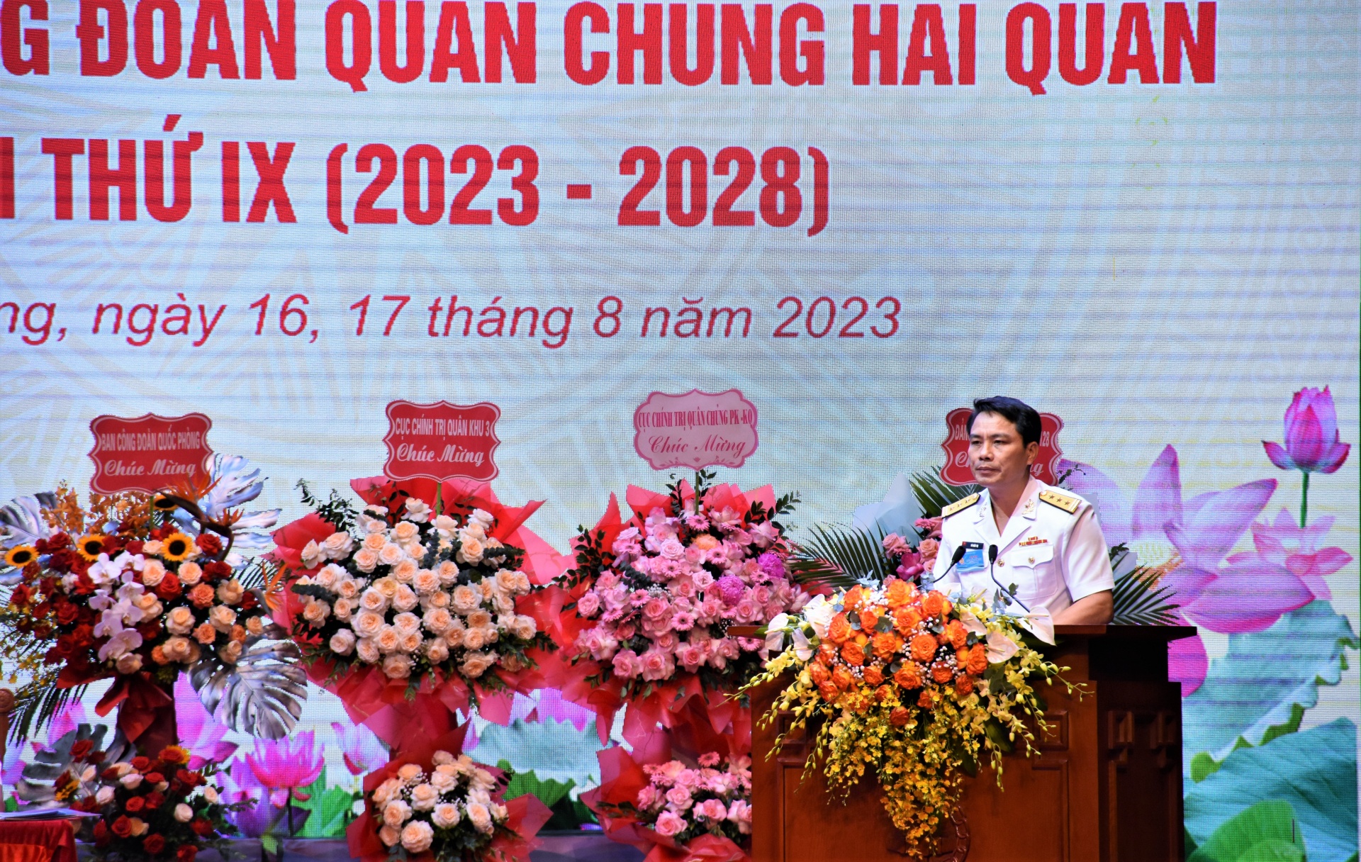 Quyết tâm đổi mới, phát triển toàn diện, không để bị bất ngờ từ hướng biển Quyết tâm đổi mới, phát triển toàn diện, không để bị bất ngờ từ hướng biển