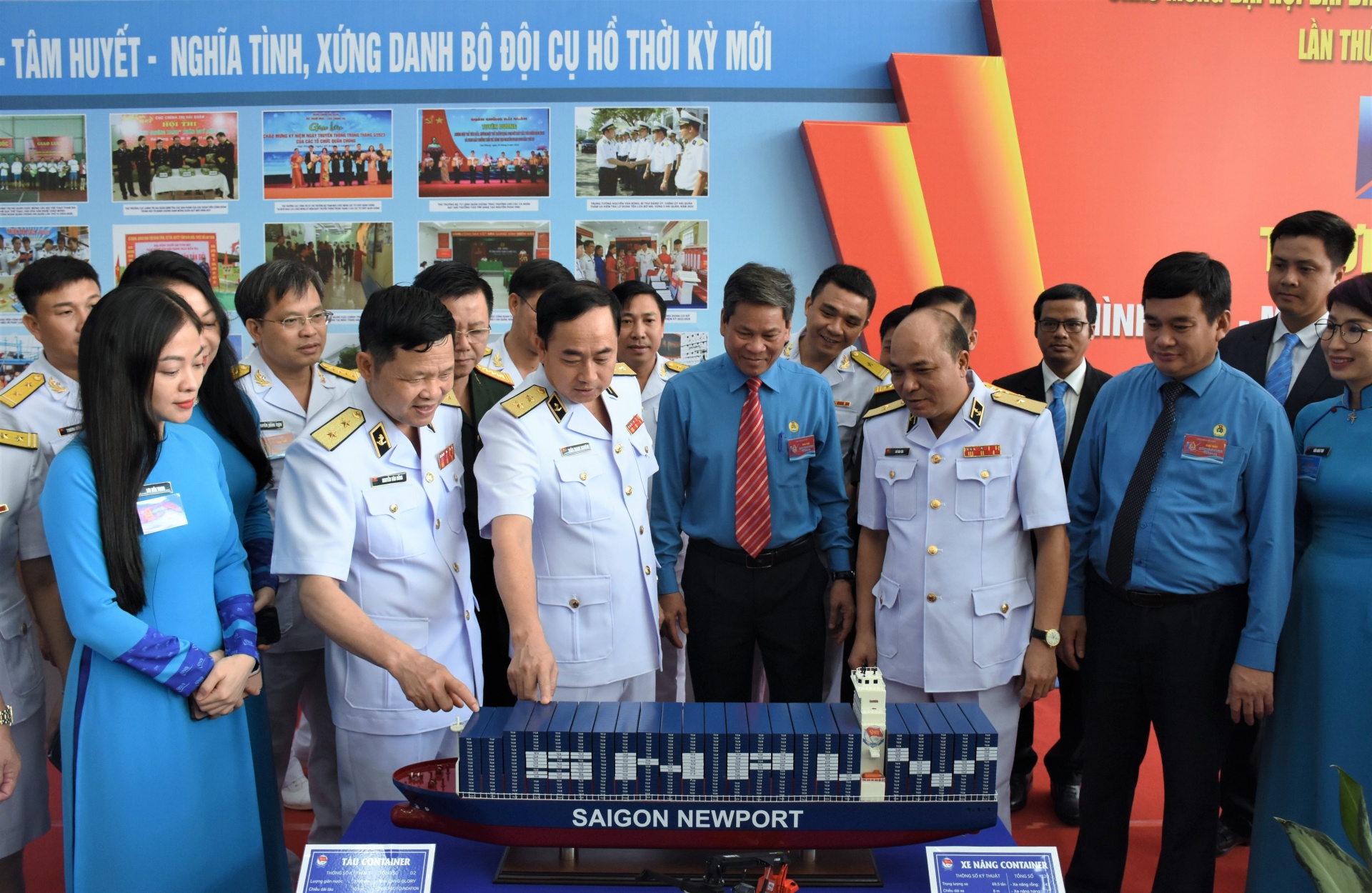Quyết tâm đổi mới, phát triển toàn diện, không để bị bất ngờ từ hướng biển Quyết tâm đổi mới, phát triển toàn diện, không để bị bất ngờ từ hướng biển