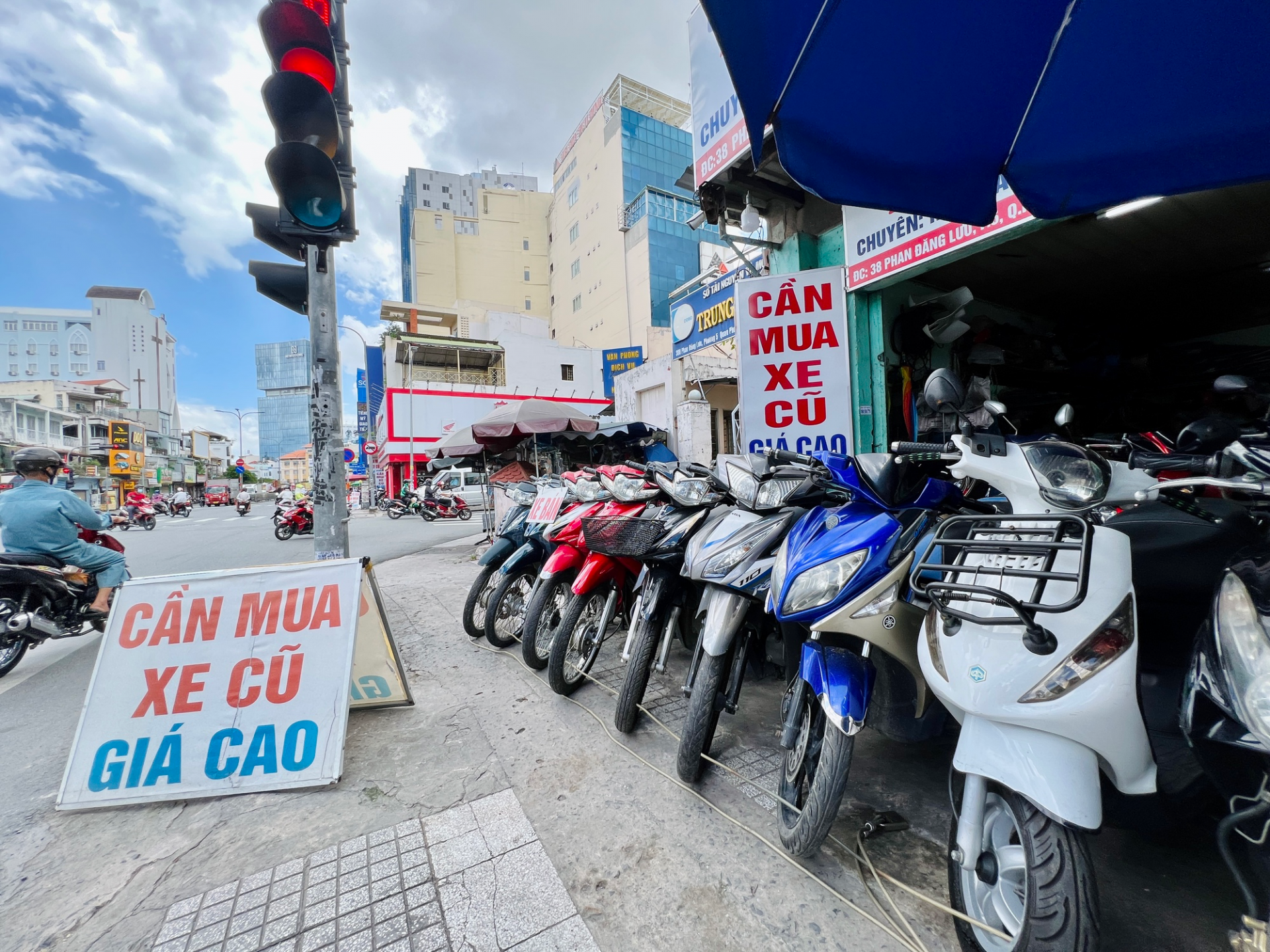 Chủ ô tô, xe máy cũ cần lưu ý gì sau ngày áp dụng biển số định danh?