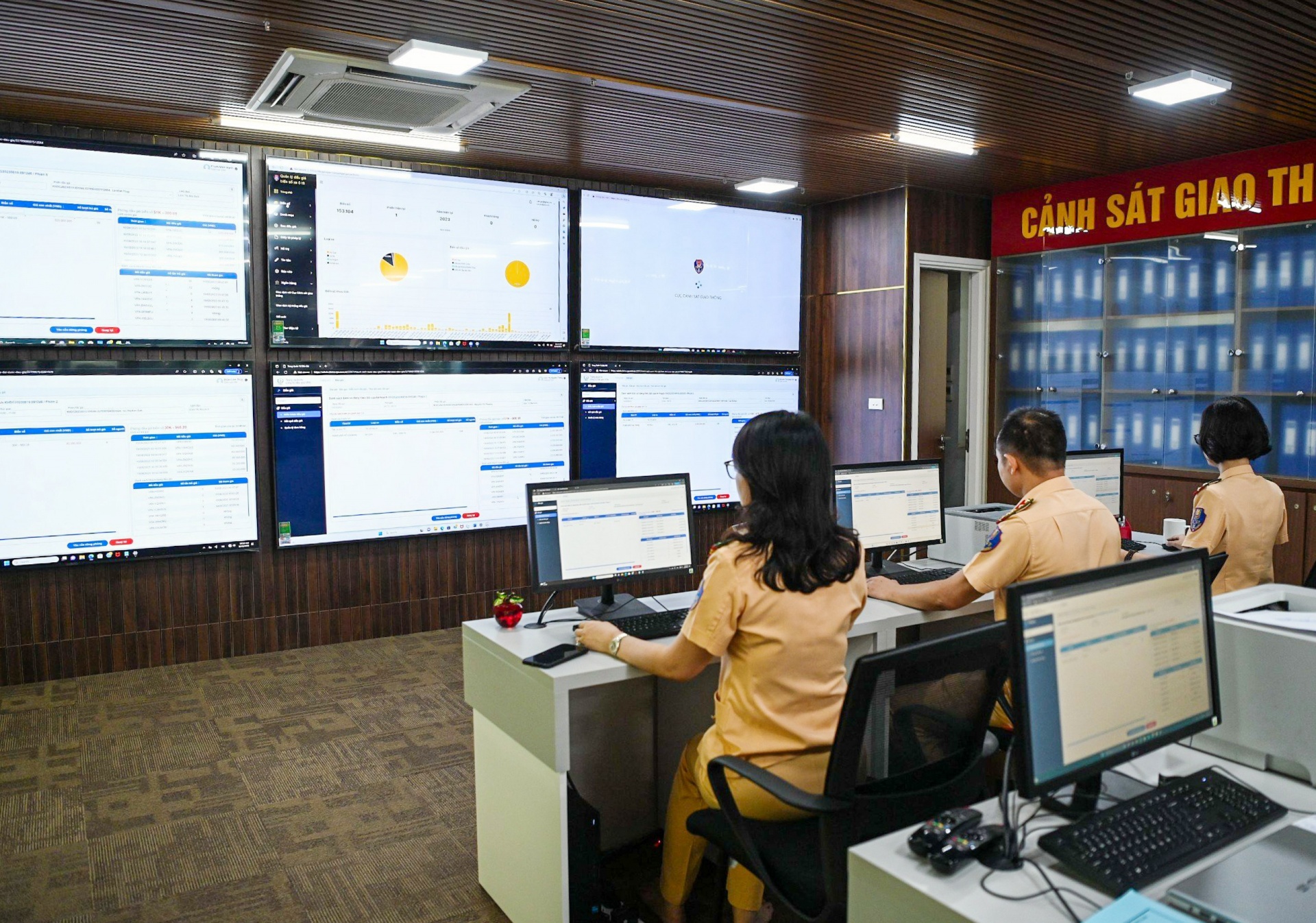 Phiên đấu giá biển số đầu tiên gặp sự cố, biển số trúng đấu giá có tăng lên tiền tỷ?