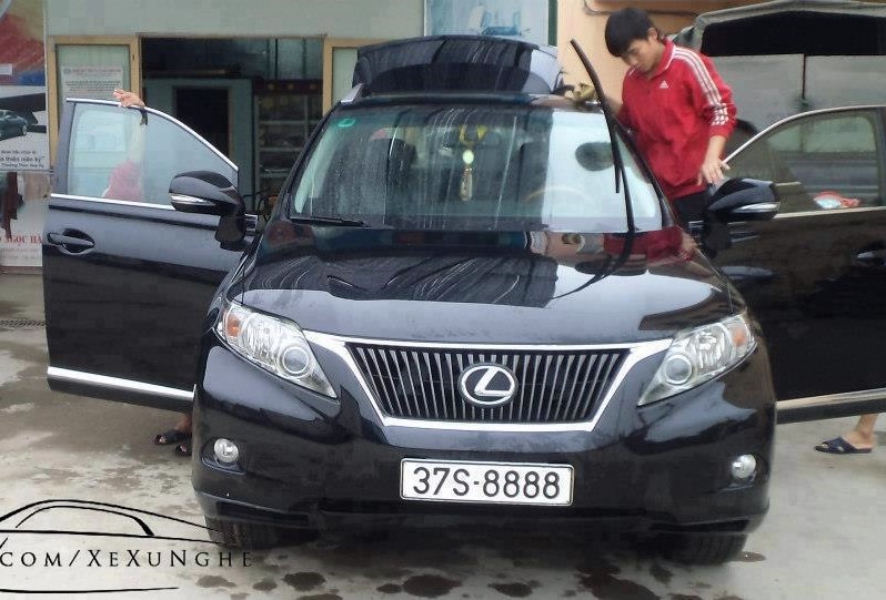 Cuộc đấu giá biển số công khai đầu tiên đã diễn ra vào năm 2008 Cuộc đấu giá biển số công khai đầu tiên đã diễn ra vào năm 2008
