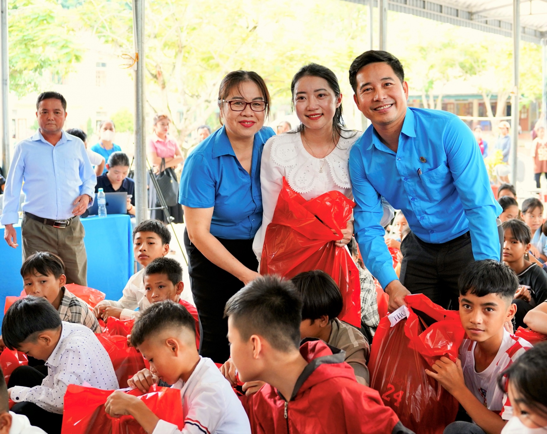 Nghệ An: Chương trình ‘Chiếc cặp yêu thương’ mang niềm vui vào năm học mới Nghệ An: Chương trình ‘Chiếc cặp yêu thương’ mang niềm vui vào năm học mới