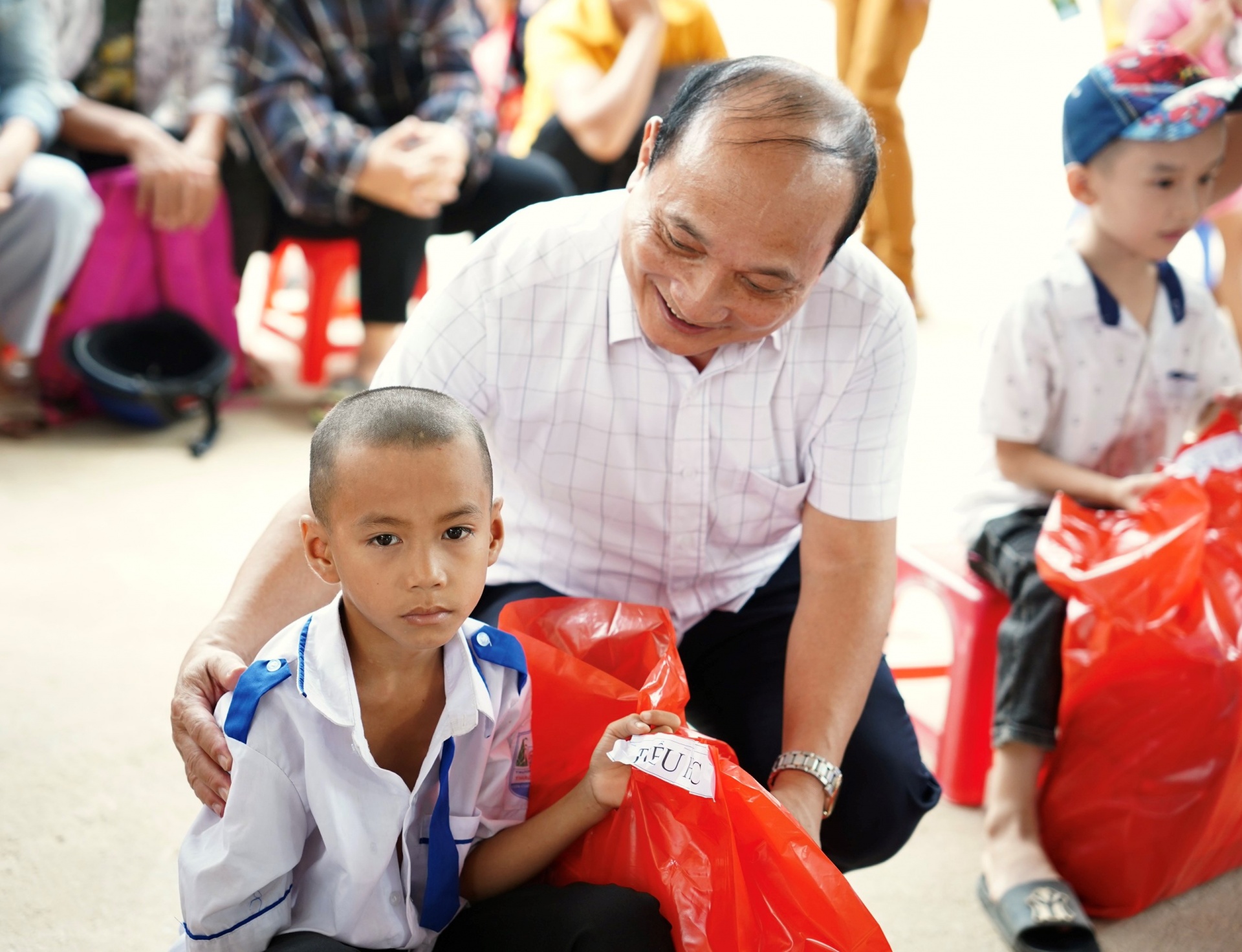 Nghệ An: Chương trình ‘Chiếc cặp yêu thương’ mang niềm vui vào năm học mới Nghệ An: Chương trình ‘Chiếc cặp yêu thương’ mang niềm vui vào năm học mới