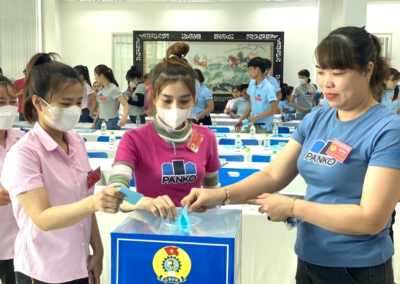 Phát huy quyền làm chủ của người lao động tại nơi làm việc Phát huy quyền làm chủ của người lao động tại nơi làm việc