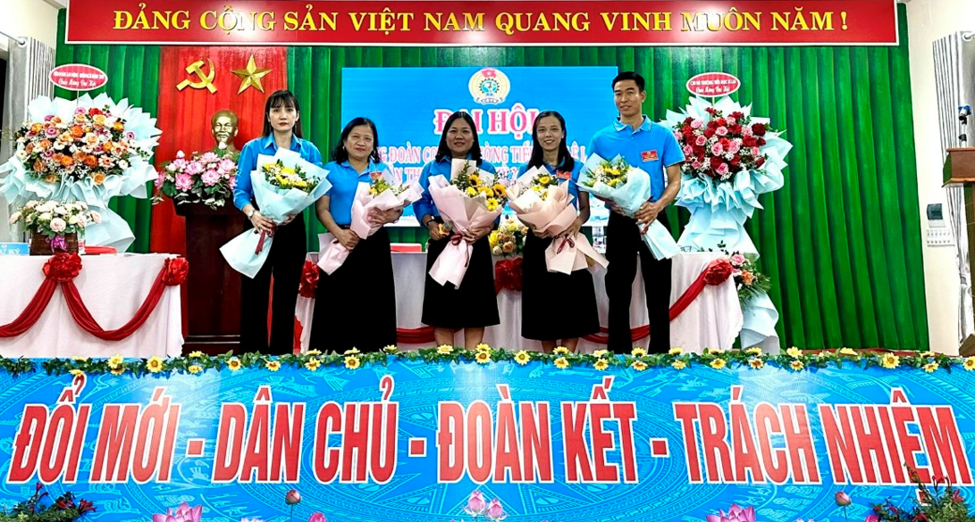Người “truyền lửa” bằng cả trái tim