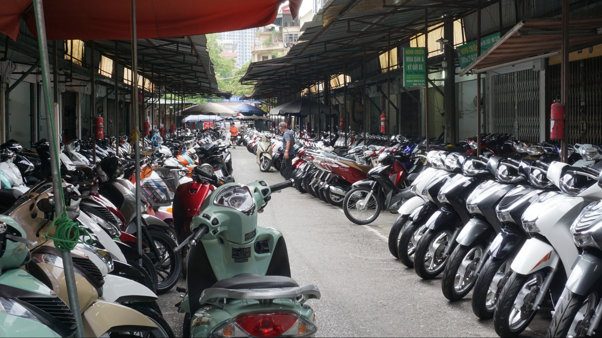Thị trường xe máy cũ ảm đảm sau quy định biển số mới