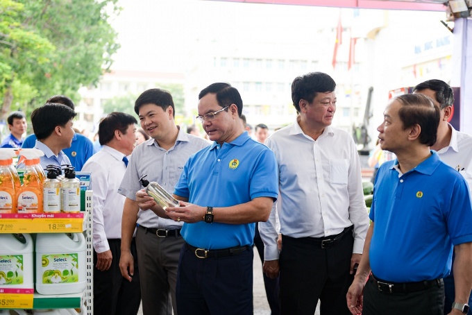 Sôi động Lễ khai mạc Giải vô địch Bóng đá Công nhân toàn quốc năm 2023