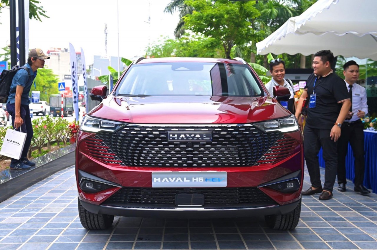 Haval H6 2023 nhập nguyên chiếc từ Thái Lan về Việt Nam, giá 1,096 tỷ đồng