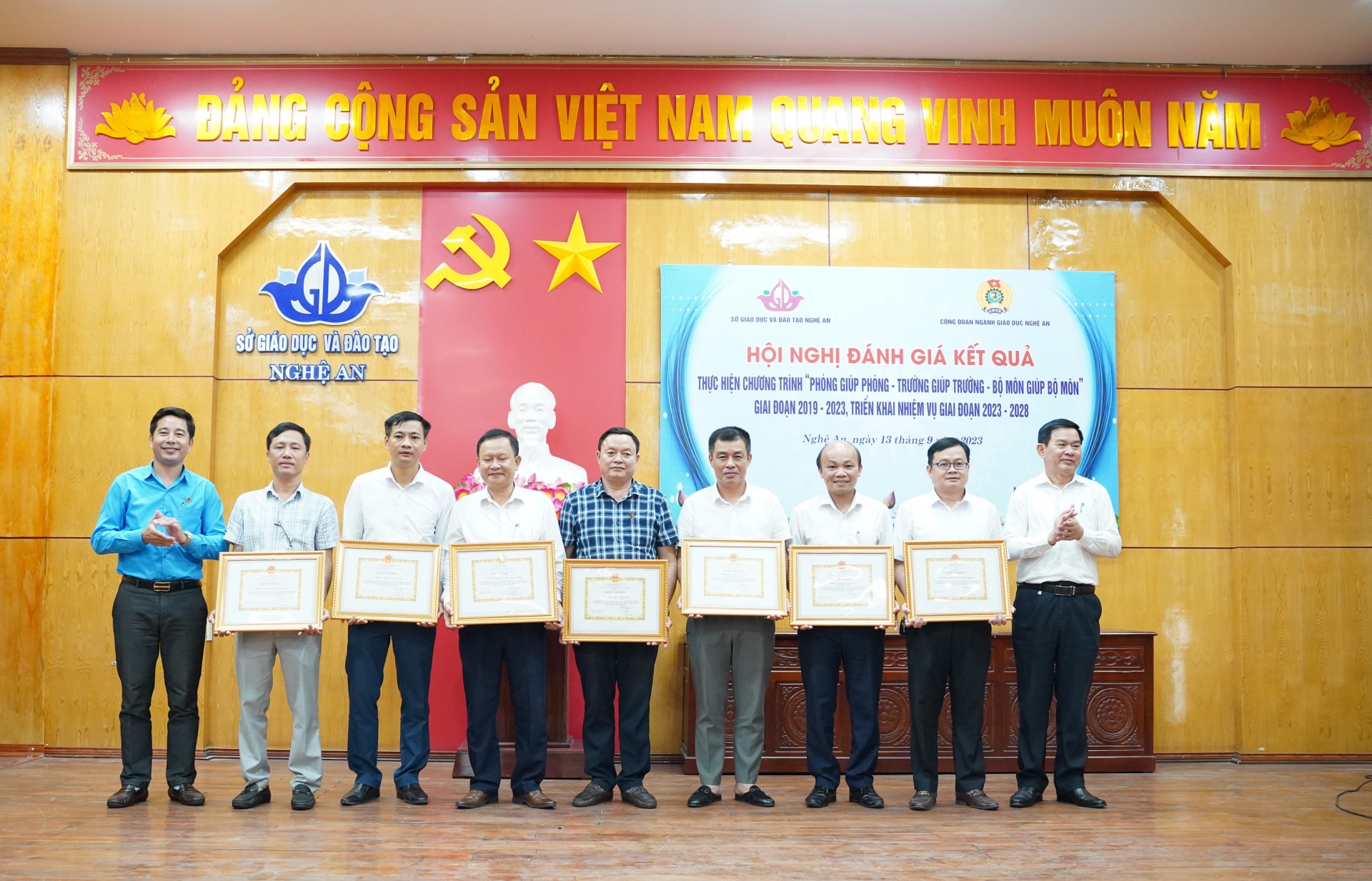 Các trường tích cực giúp đỡ nhau đã góp phần tạo nên thương hiệu của giáo dục Nghệ An