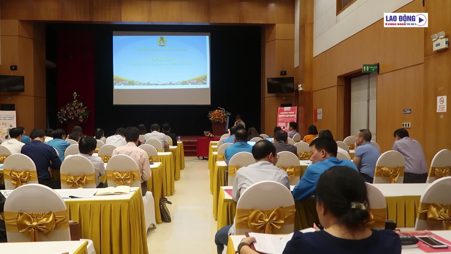 Công tác chăm lo là hoạt động nổi bật, điển hình của Công đoàn Việt Nam Công tác chăm lo là hoạt động nổi bật, điển hình của Công đoàn Việt Nam