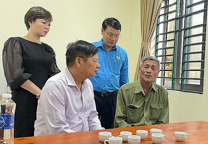 Tổng LĐLĐ Việt Nam chia sẻ với gia đình đoàn viên tử vong do cháy chung cư mini