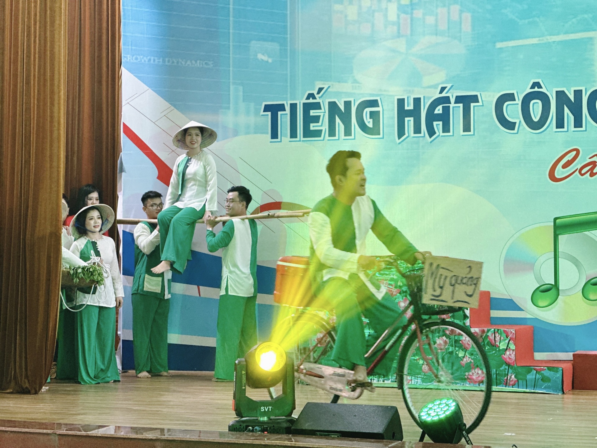 Hội thi Tiếng hát CNVCLĐ quận Cẩm Lệ năm 2023: Những khoảnh khắc sôi nổi, vui vẻ Hội thi Tiếng hát CNVCLĐ quận Cẩm Lệ năm 2023: Những khoảnh khắc sôi nổi, vui vẻ