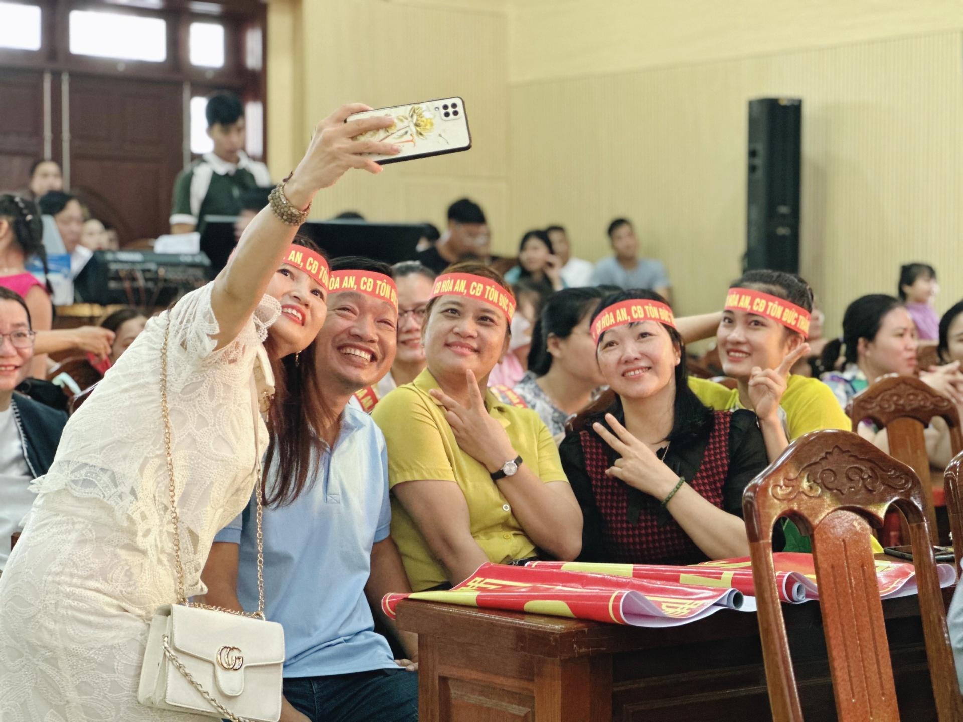 Hội thi Tiếng hát CNVCLĐ quận Cẩm Lệ năm 2023: Những khoảnh khắc sôi nổi, vui vẻ Hội thi Tiếng hát CNVCLĐ quận Cẩm Lệ năm 2023: Những khoảnh khắc sôi nổi, vui vẻ