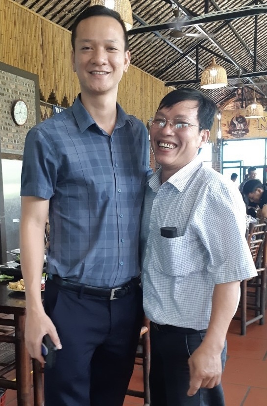 Nụ cười tươi rói của công nhân vừa lấy sổ hưu