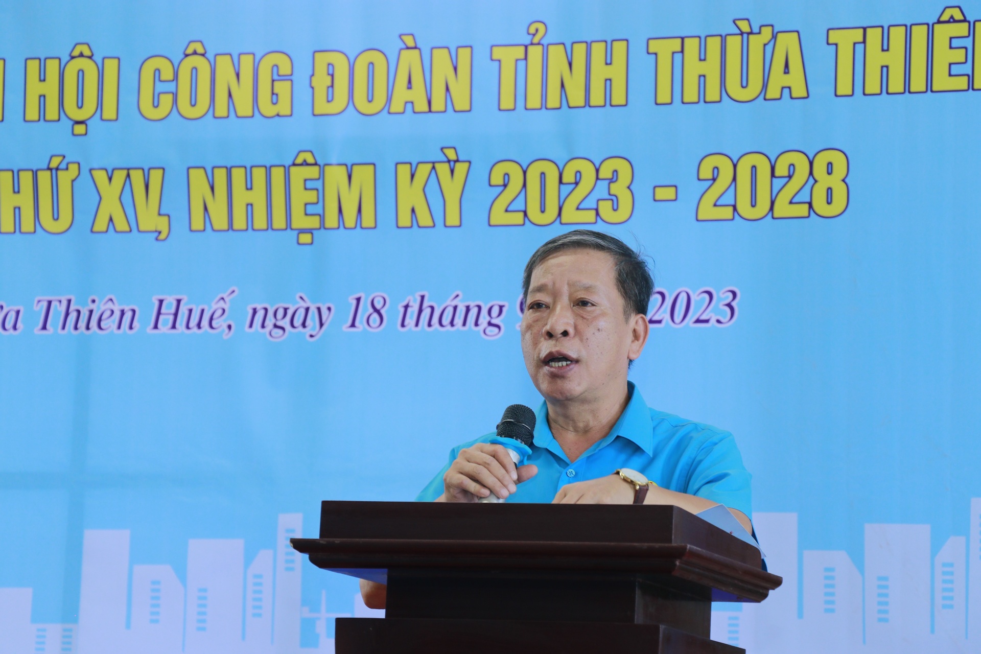Gắn biển công trình chào mừng Đại hội Công đoàn tỉnh Thừa Thiên Huế lần thứ XV