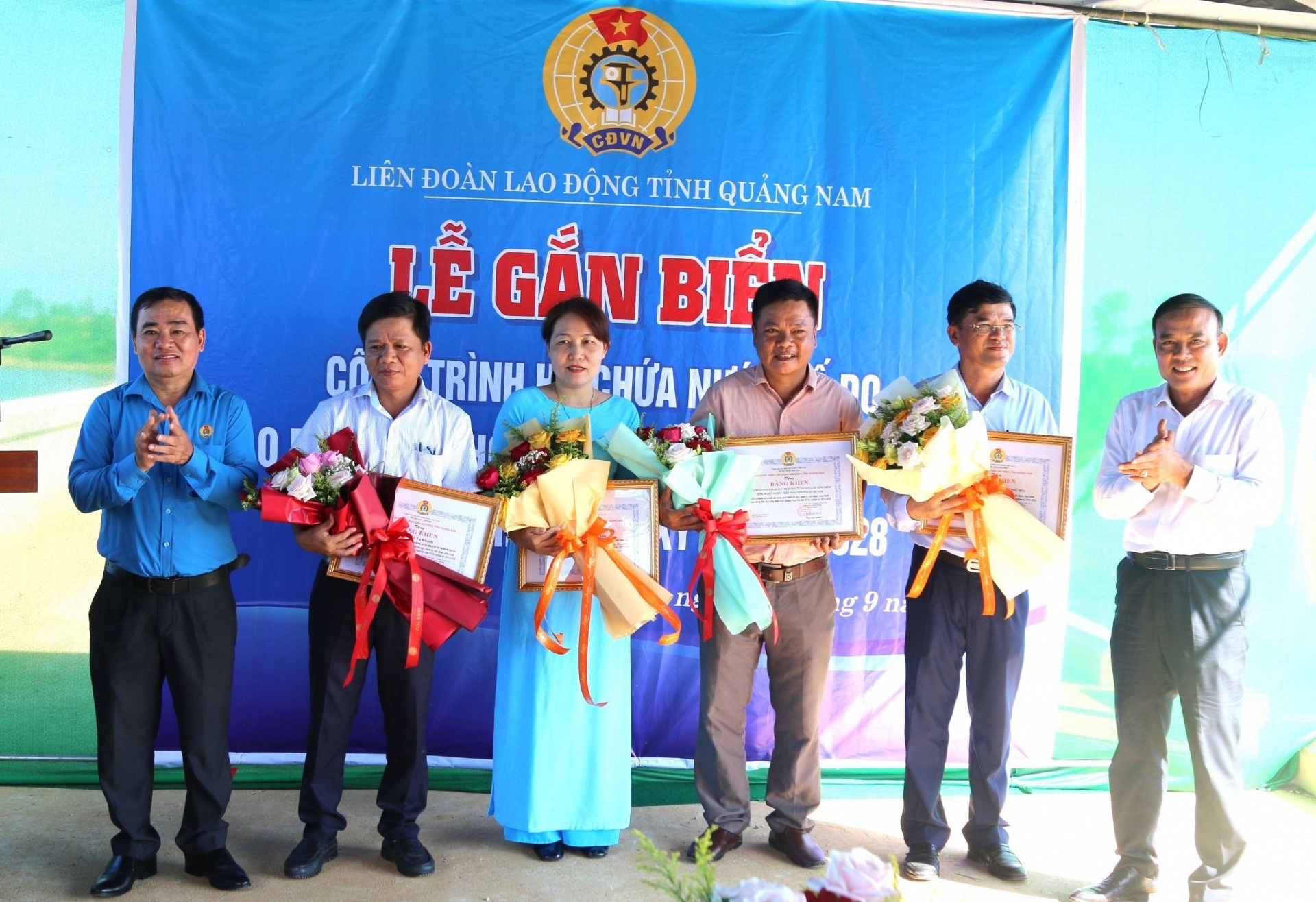 LĐLĐ tỉnh Quảng Nam: Gắn biển Công trình Hồ chứa nước Hố Do chào mừng Đại hội LĐLĐ tỉnh Quảng Nam: Gắn biển Công trình Hồ chứa nước Hố Do chào mừng Đại hội