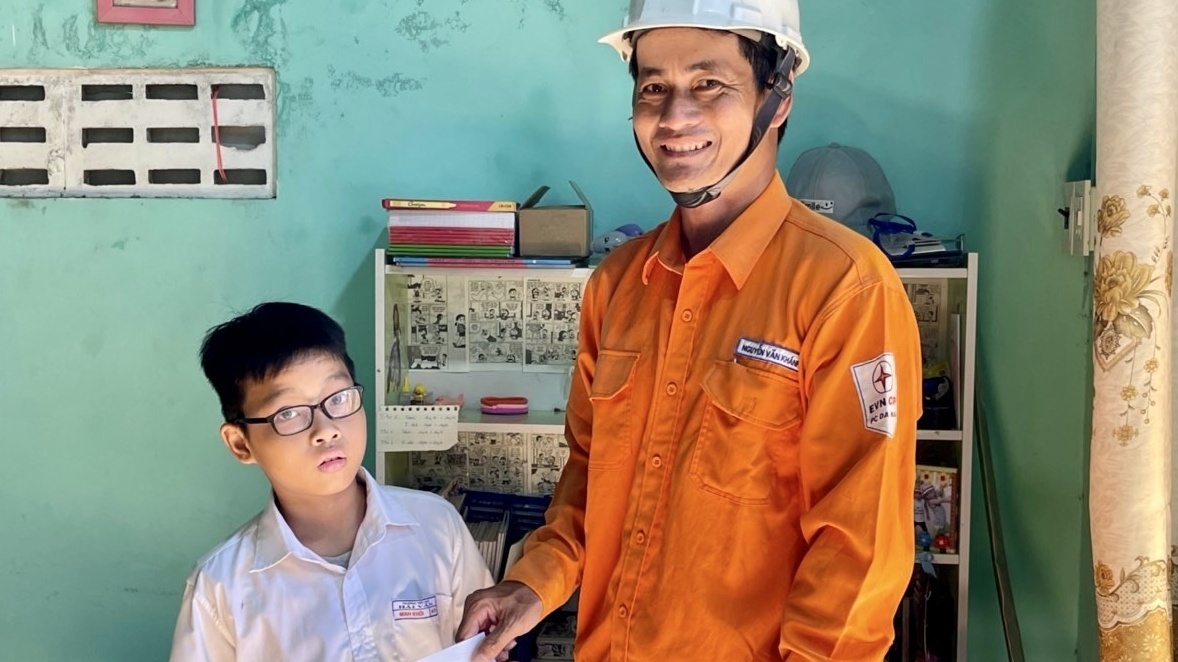 Điện lực Đà Nẵng san sẻ yêu thương dịp Tết Trung thu