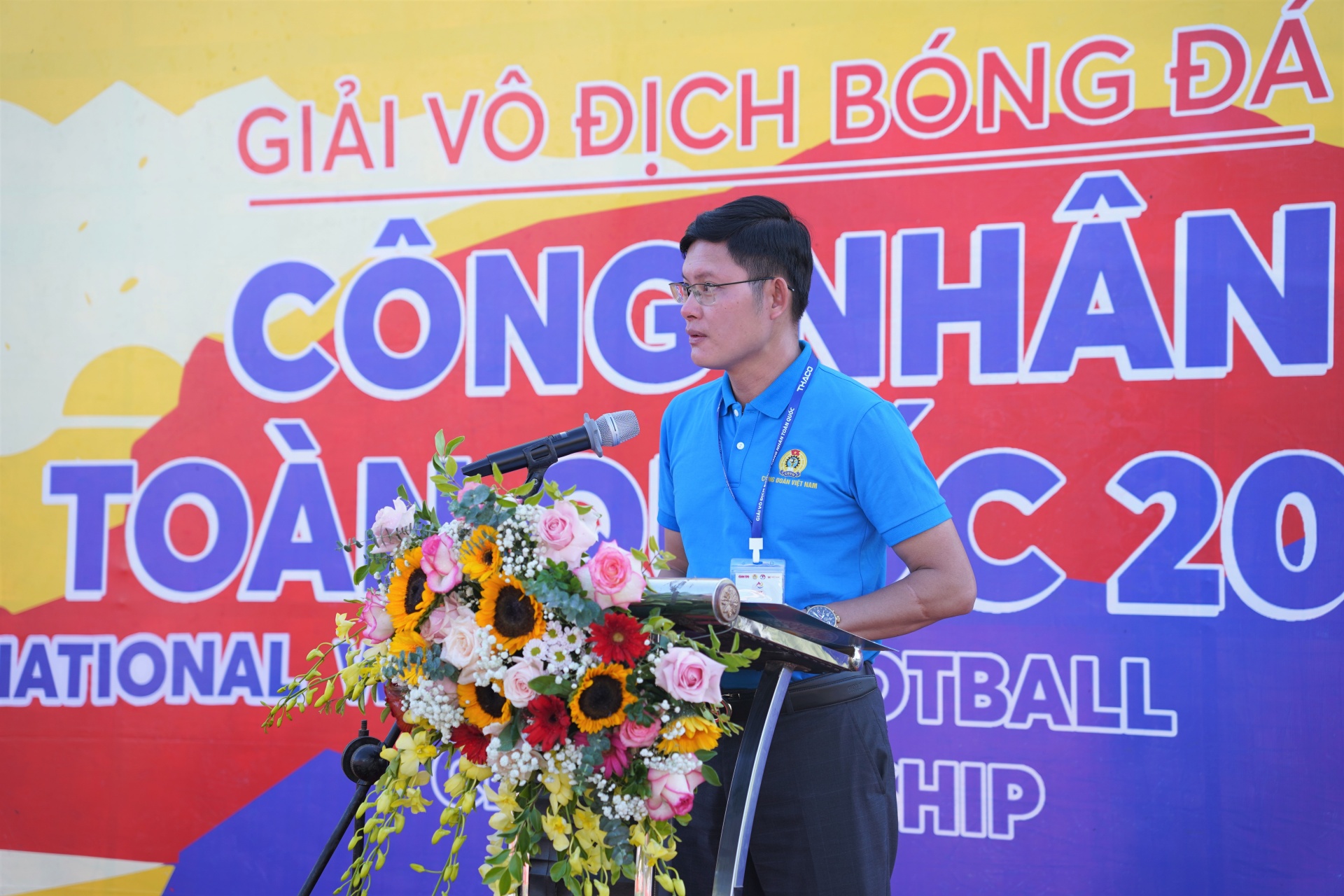 Sôi động Lễ khai mạc vòng loại khu vực 3 Giải vô địch bóng đá công nhân toàn quốc Sôi động Lễ khai mạc vòng loại khu vực 3 Giải vô địch bóng đá công nhân toàn quốc