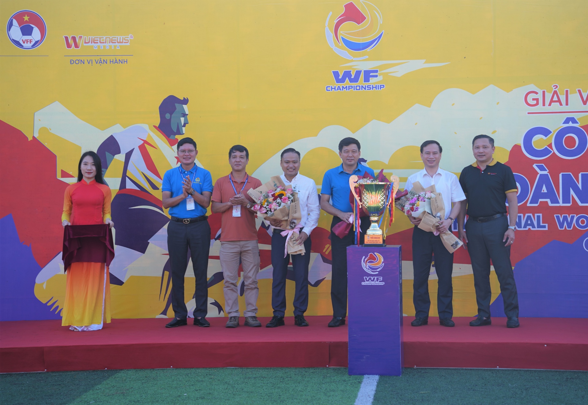 Sôi động Lễ khai mạc vòng loại khu vực 3 Giải vô địch bóng đá công nhân toàn quốc Sôi động Lễ khai mạc vòng loại khu vực 3 Giải vô địch bóng đá công nhân toàn quốc