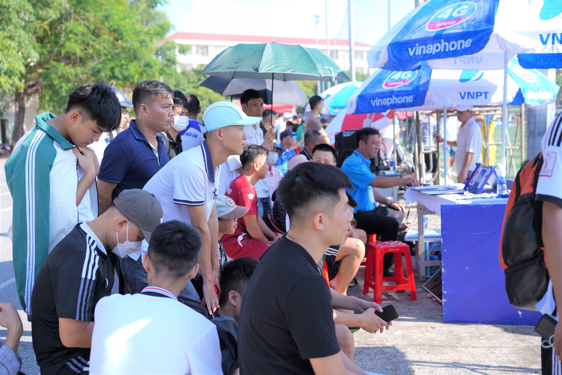 Sôi động Lễ khai mạc vòng loại khu vực 3 Giải vô địch bóng đá công nhân toàn quốc Sôi động Lễ khai mạc vòng loại khu vực 3 Giải vô địch bóng đá công nhân toàn quốc