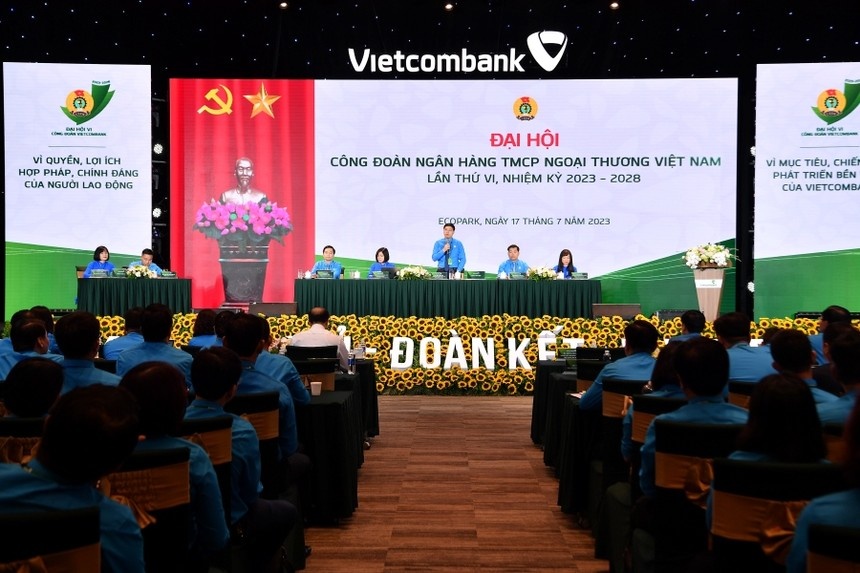 Văn phòng công đoàn Vietcombank tuyển dụng nhiều cán bộ chuyên trách công đoàn