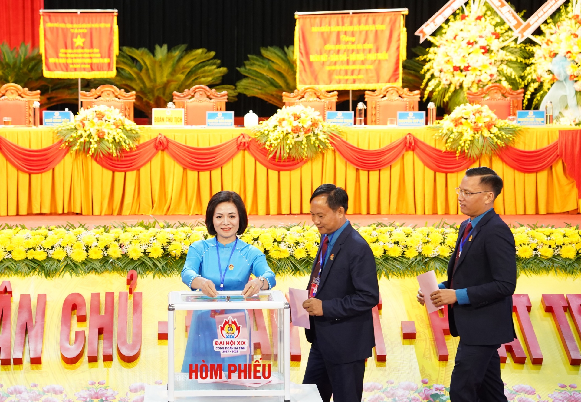 Trang trọng, ấn tượng Đại hội Công đoàn Hà Tĩnh lần thứ XIX, nhiệm kỳ 2023-2028
