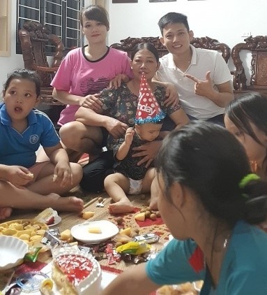 “Chuyển sang làm hành chính, giờ cứ cuối tuần tôi lại được về thăm con” “Chuyển sang làm hành chính, giờ cứ cuối tuần tôi lại được về thăm con”