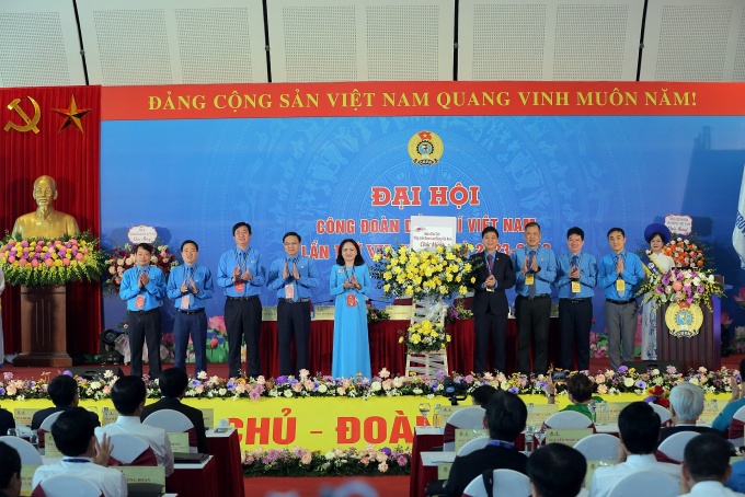 Công đoàn cần động viên NLĐ vượt khó, đáp ứng yêu cầu chuyển đổi của Tập đoàn Công đoàn cần động viên NLĐ vượt khó, đáp ứng yêu cầu chuyển đổi của Tập đoàn