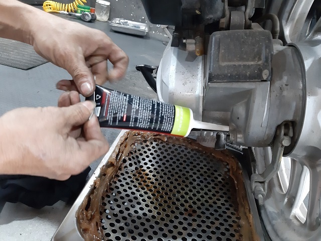 5 bộ phận công nhân cần kiểm tra khi xe máy bị ngập nước