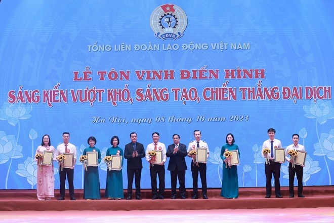 Chương trình “01 triệu sáng kiến" nâng cao vị thế của đoàn viên, người lao động Chương trình “01 triệu sáng kiến" nâng cao vị thế của đoàn viên, người lao động