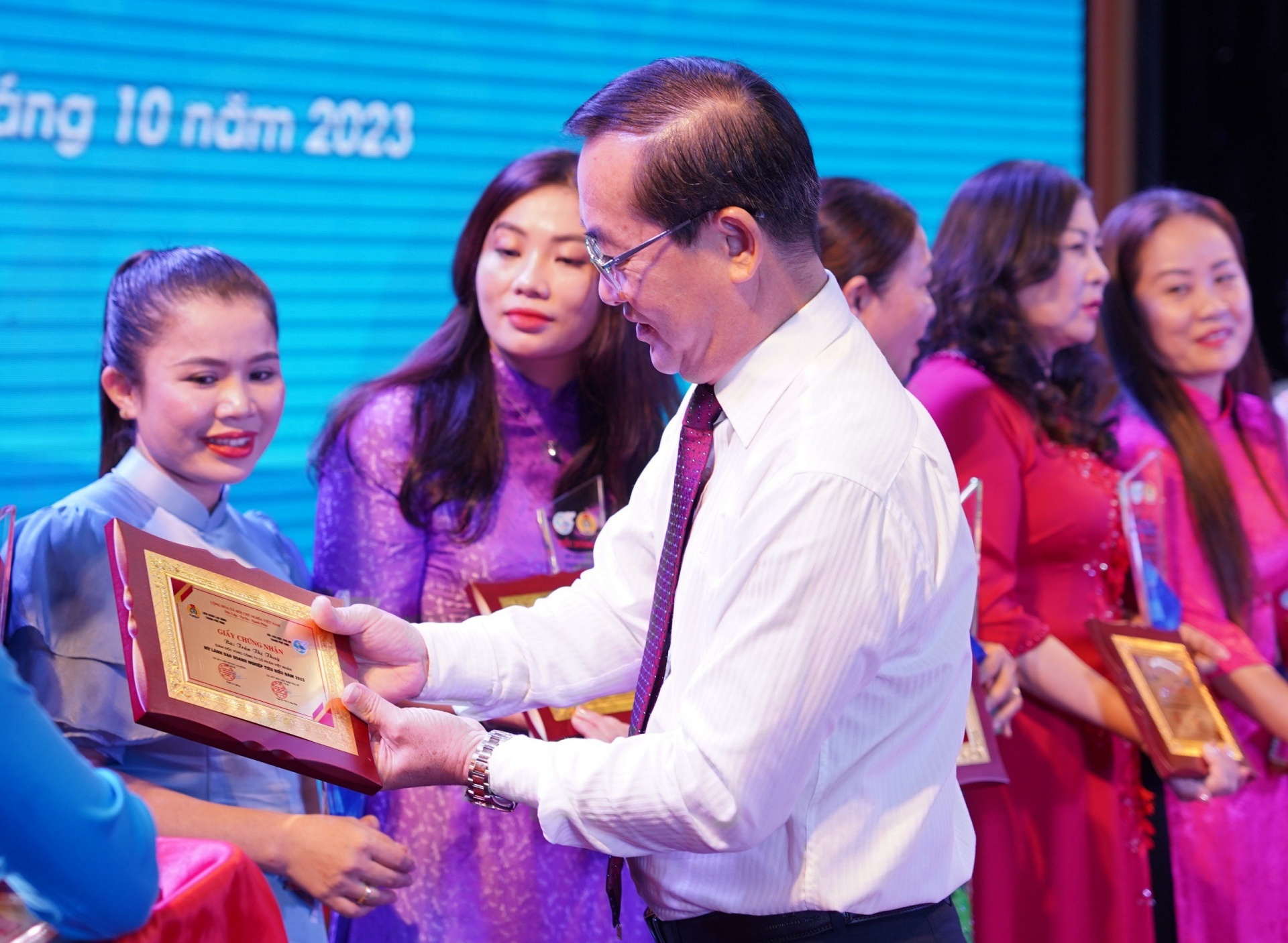 Tôn vinh 36 nữ doanh nhân tiêu biểu của TP Vinh