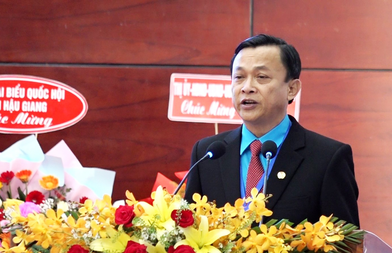 Đồng chí Lê Công Khanh tái đắc cử Chủ tịch LĐLĐ tỉnh Hậu Giang Đồng chí Lê Công Khanh tái đắc cử Chủ tịch LĐLĐ tỉnh Hậu Giang
