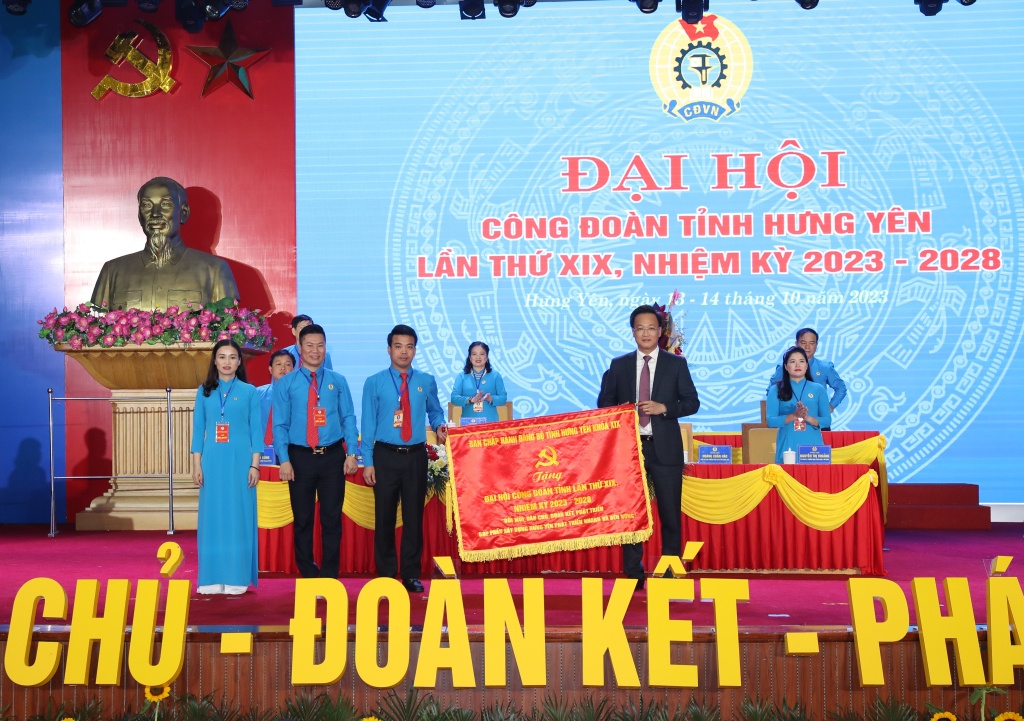 Đồng chí Lê Quang Toản tái cử chức vụ Chủ tịch LĐLĐ tỉnh Hưng Yên
