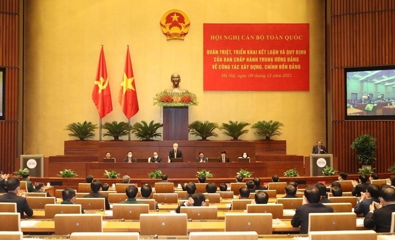 Đảng lãnh đạo luôn gắn liền với công tác kiểm tra Đảng lãnh đạo luôn gắn liền với công tác kiểm tra