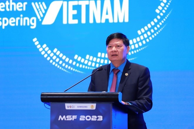 Xây dựng văn hóa kinh doanh bắt đầu từ việc chăm lo cho người lao động Xây dựng văn hóa kinh doanh bắt đầu từ việc chăm lo cho người lao động