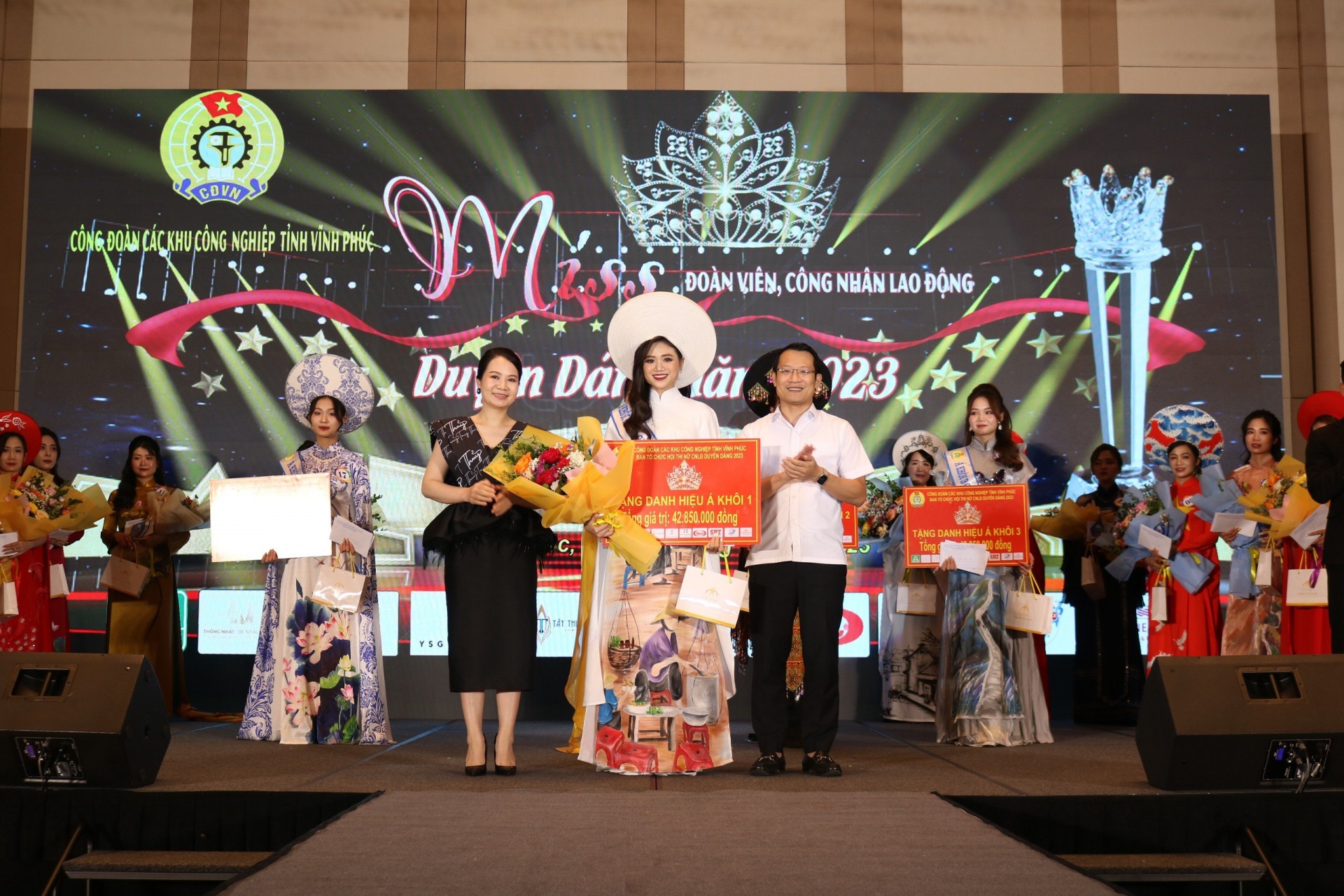 Sôi nổi Hội thi Miss “Đoàn viên, công nhân lao động duyên dáng” Sôi nổi Hội thi Miss “Đoàn viên, công nhân lao động duyên dáng”